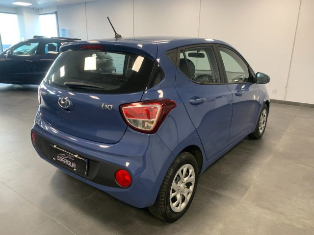 HYUNDAI i10 usata, con Specchietti laterali elettrici