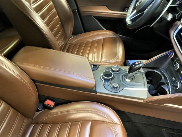 ALFA ROMEO Stelvio usata, con Sedili sportivi