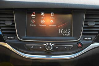 OPEL Astra usata, con USB
