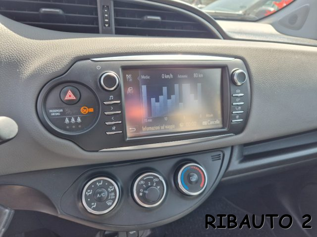 TOYOTA Yaris usata, con USB