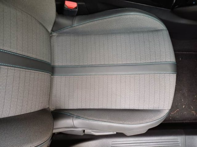 PEUGEOT 2008 usata, con Fari LED