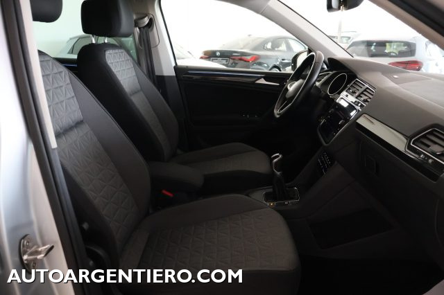 VOLKSWAGEN Tiguan usata, con Sensori di parcheggio anteriori