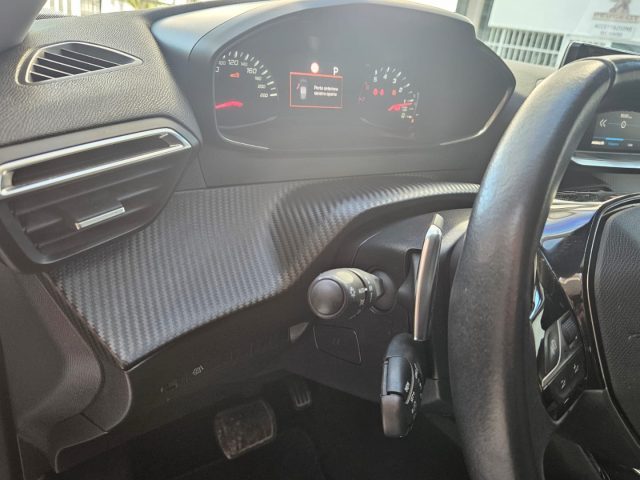 PEUGEOT 2008 usata, con Lettore CD