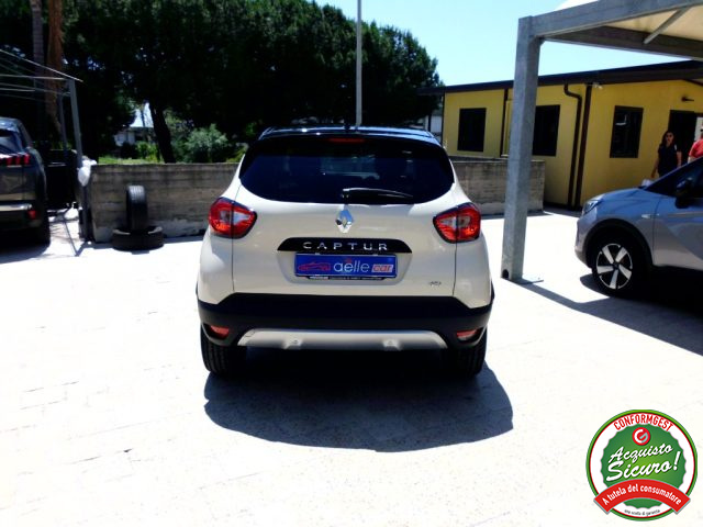 RENAULT Captur usata, con Autoradio