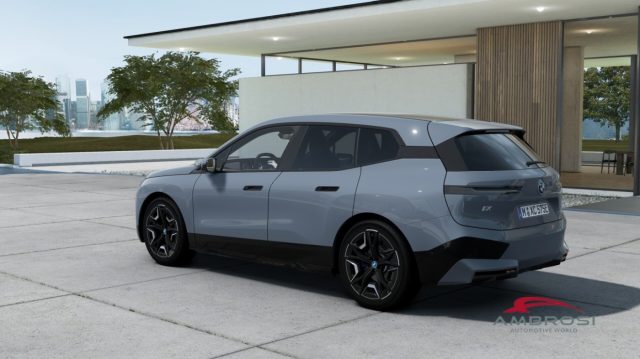 BMW iX usata 1
