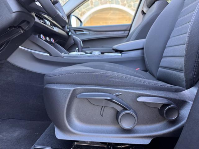 ALFA ROMEO Stelvio usata, con Sensori di parcheggio anteriori