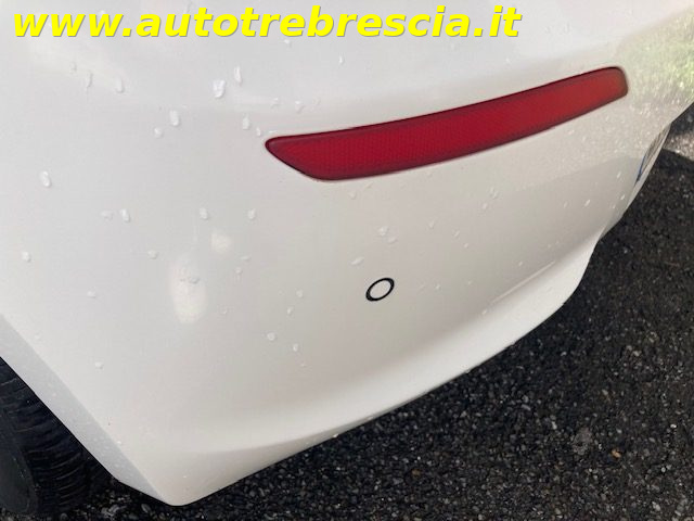 HYUNDAI i20 usata, con Sensori di parcheggio posteriori