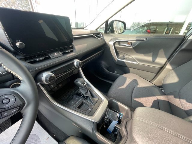 TOYOTA RAV 4 usata, con Sistema di navigazione