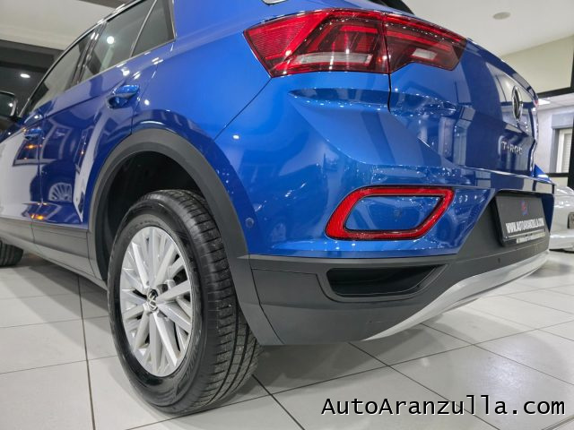 VOLKSWAGEN T-Roc usata, con Volante multifunzione
