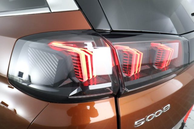 PEUGEOT 5008 usata 9