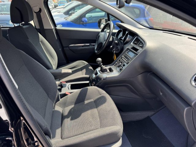 PEUGEOT 5008 usata, con Boardcomputer