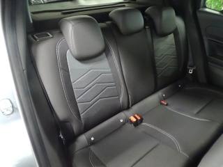 JEEP Avenger usata, con USB