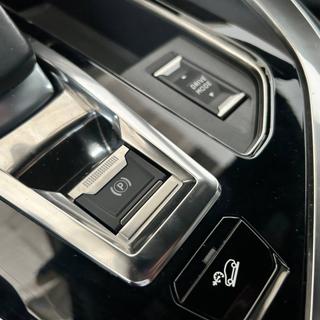 PEUGEOT 3008 usata, con Leve al volante