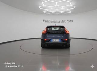 VOLVO V40 Cross Country usata, con Alzacristalli elettrici