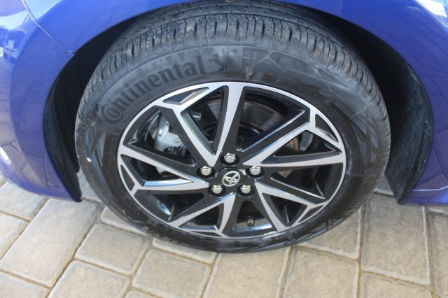TOYOTA Yaris usata, con Bracciolo
