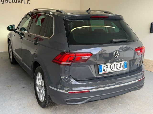 VOLKSWAGEN Tiguan usata, con Autoradio