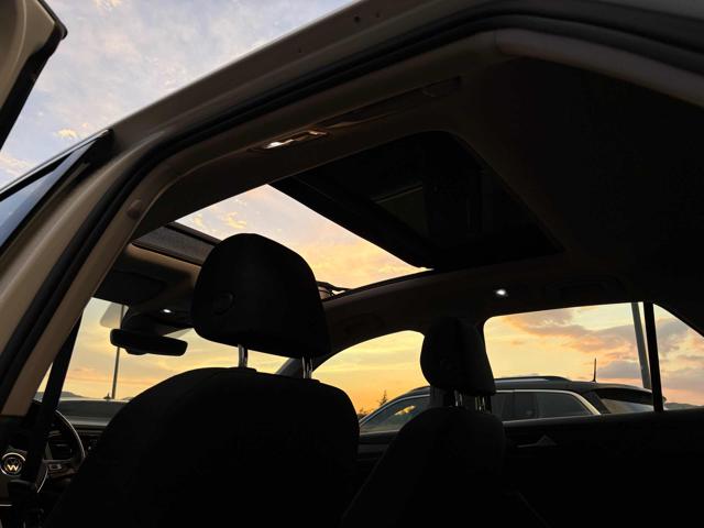 VOLKSWAGEN T-Roc usata, con Autoradio