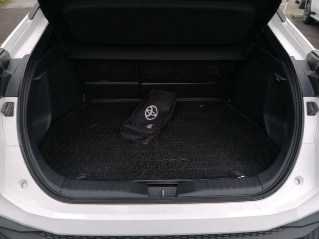 TOYOTA C-HR usata, con Autoradio