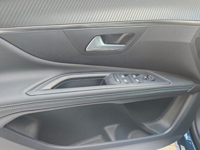 PEUGEOT 3008 usata, con USB