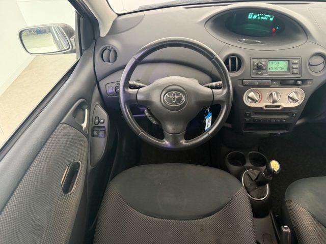 TOYOTA Yaris usata 7