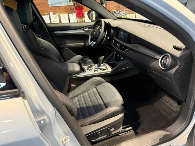 ALFA ROMEO Stelvio usata, con Controllo automatico clima