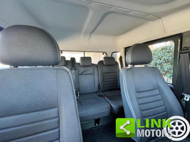 LAND ROVER Defender usata 39