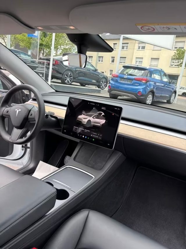 TESLA Model Y usata, con Servosterzo