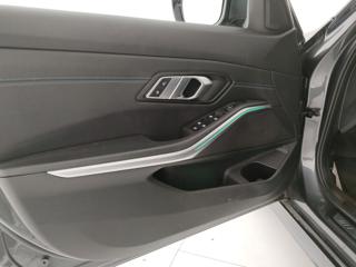 BMW 320 usata, con Controllo automatico clima