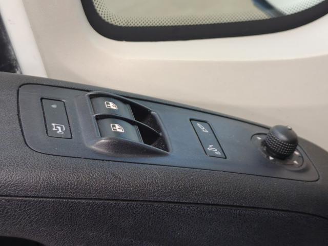 PEUGEOT Boxer usata, con MP3