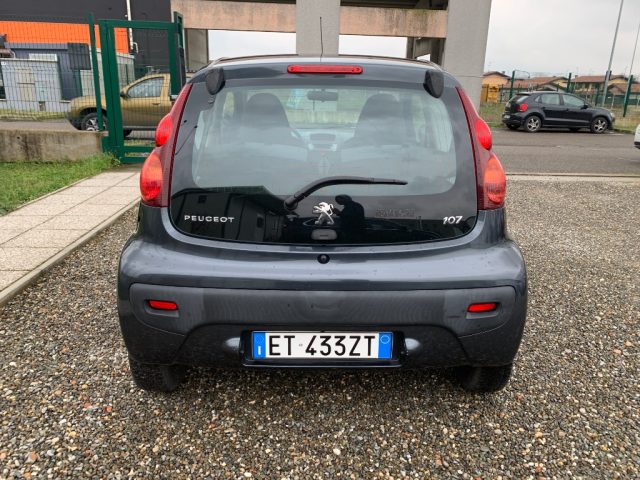 PEUGEOT 107 usata, con Autoradio