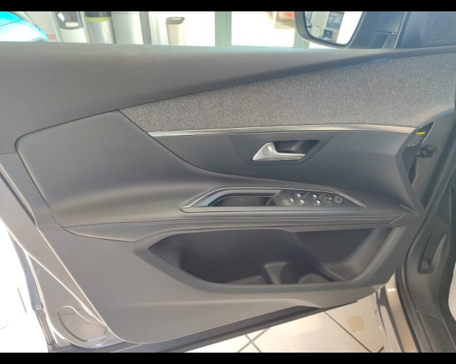 PEUGEOT 5008 usata, con Sensore di pioggia