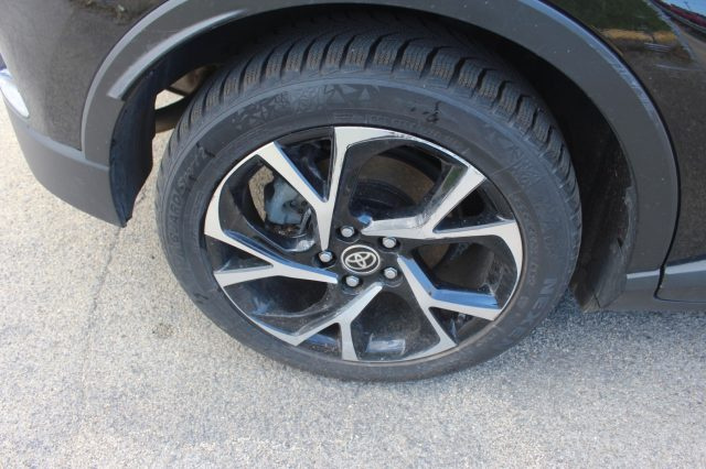 TOYOTA C-HR usata, con Autoradio digitale