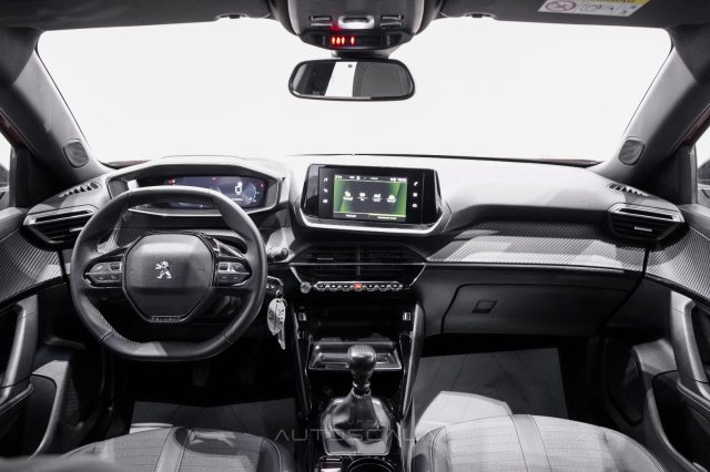 PEUGEOT 2008 usata, con Bluetooth