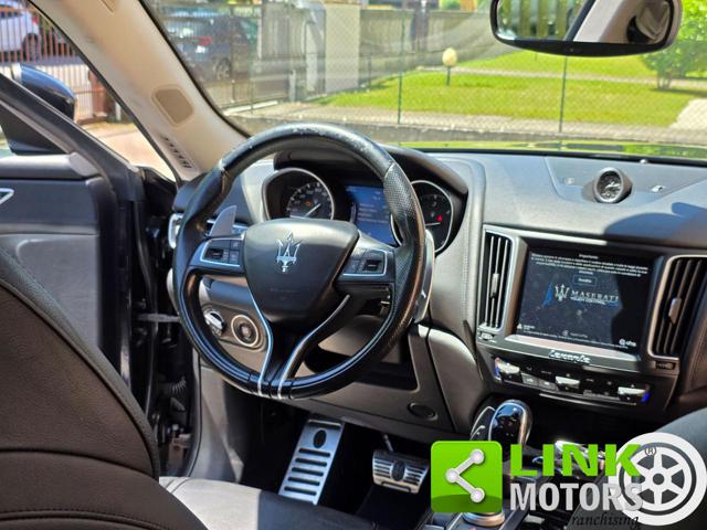 MASERATI Levante usata, con Fendinebbia