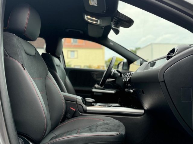 MERCEDES-BENZ GLA 200 usata, con Interni in pelle