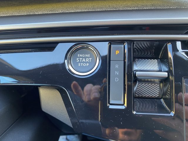 PEUGEOT 3008 usata, con Sensori di parcheggio posteriori