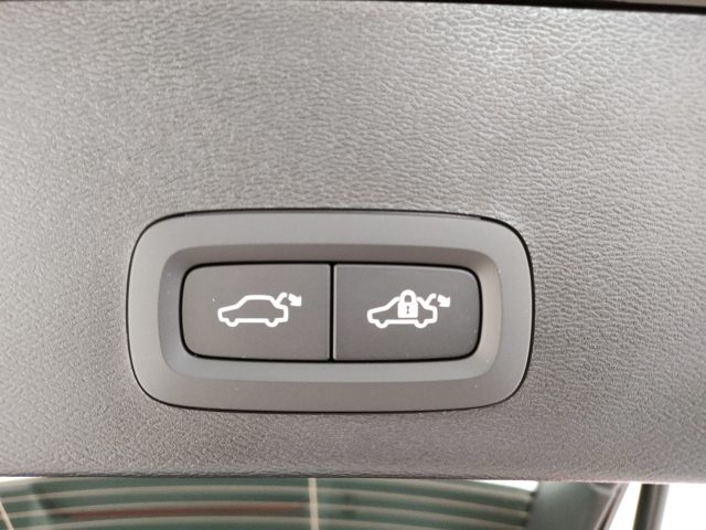 VOLVO XC40 usata, con USB
