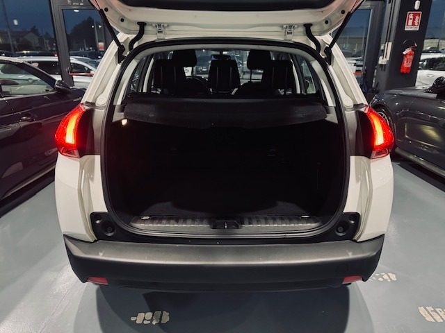 PEUGEOT 2008 usata, con Luci diurne LED