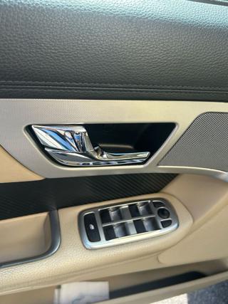JAGUAR XF usata, con Regolazione elettrica sedili