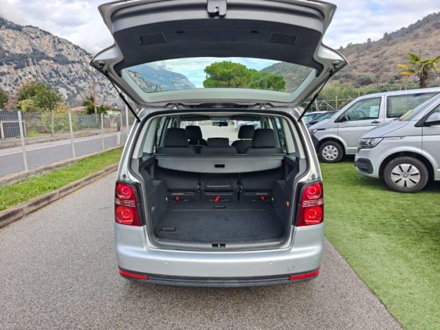 VOLKSWAGEN Touran usata, con Servosterzo