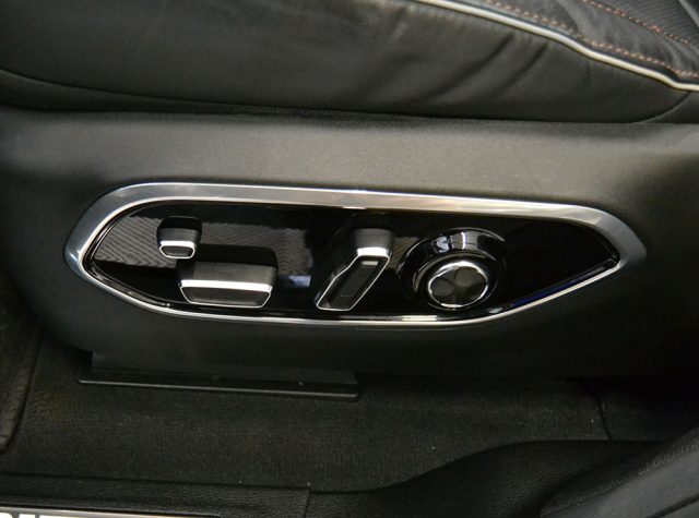 JEEP Grand Cherokee usata, con Autoradio