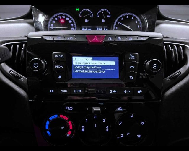LANCIA Ypsilon usata, con Autoradio digitale