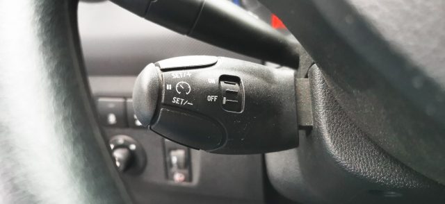 PEUGEOT Partner usata, con Specchietti laterali elettrici