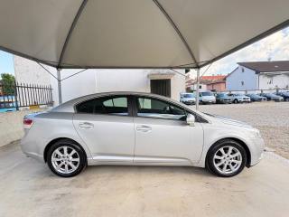 TOYOTA Avensis usata, con Cerchi in lega