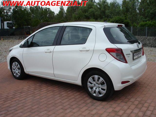 TOYOTA Yaris usata 4
