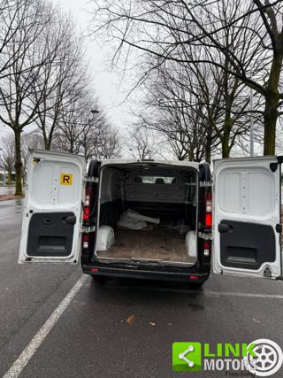 OPEL Vivaro usata, con USB