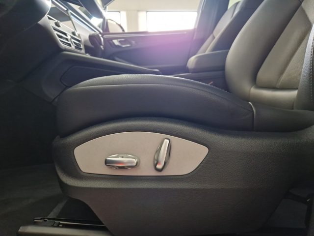 PORSCHE Macan usata, con Sedile posteriore sdoppiato