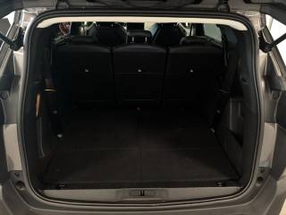 PEUGEOT 5008 usata, con Touch screen