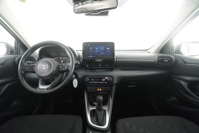 TOYOTA Yaris usata 11