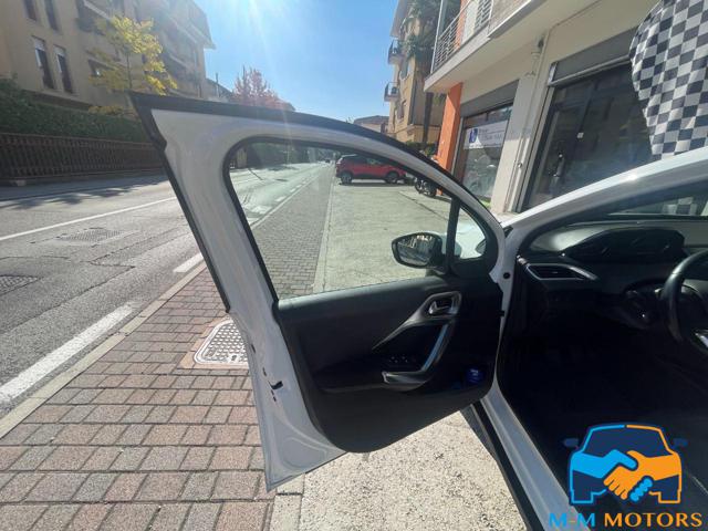 PEUGEOT 2008 usata, con Monitoraggio pressione pneumatici